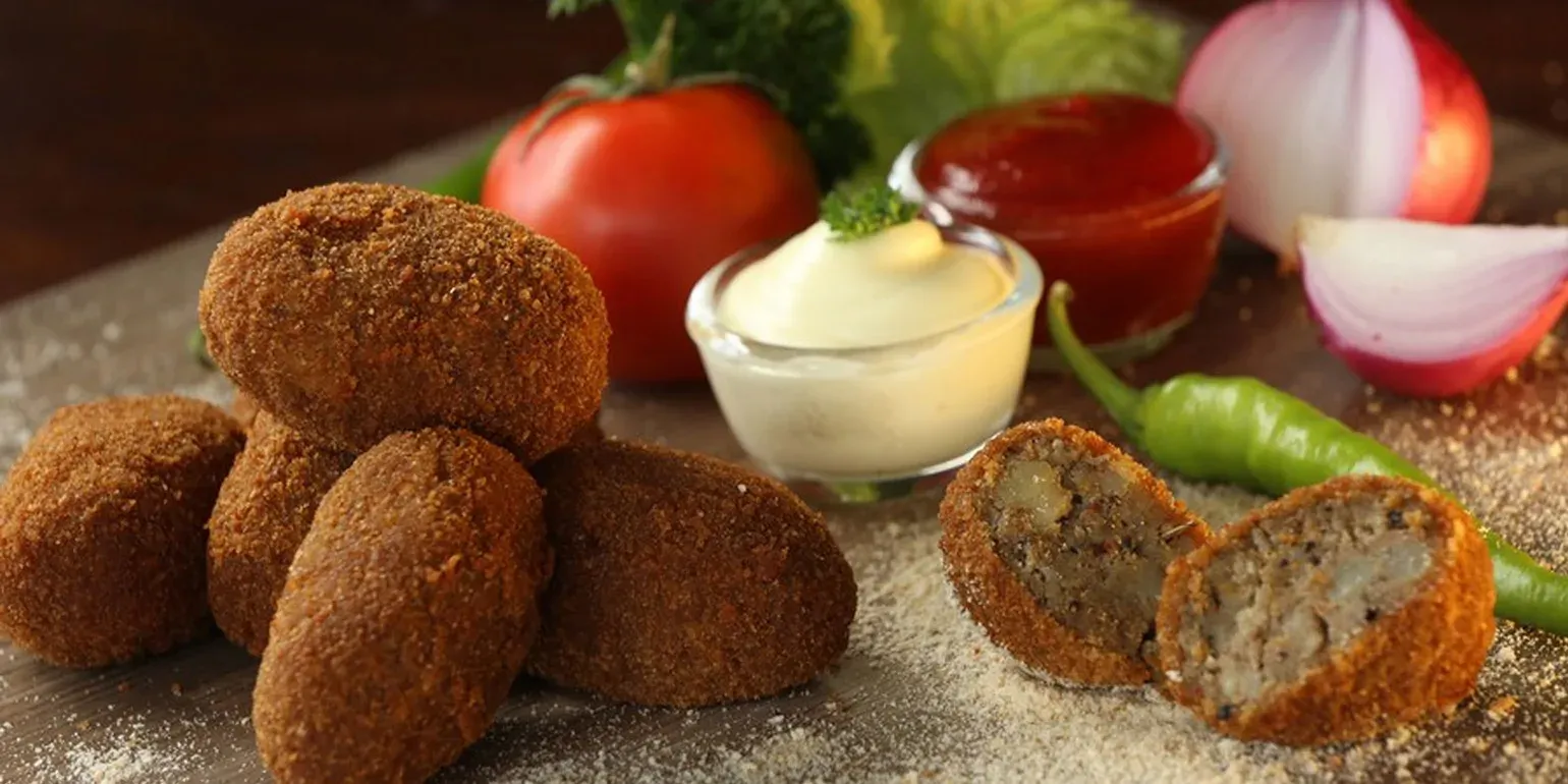 Savoury short eats